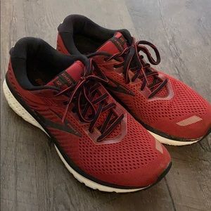 Brooks Ghost 12, size 10